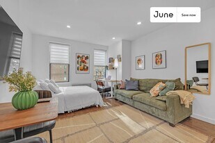 534 E 14th St in New York, NY - Building Photo