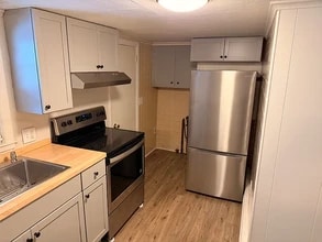 39 Green St, Unit 101 in Biddeford, ME - Building Photo - Building Photo