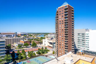 The Plaza in Des Moines, IA - Building Photo - Building Photo