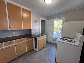 641 Parkwood St NE in Grand Rapids, MI - Building Photo - Building Photo