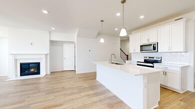 5557 E Spaniel Dr in Ann Arbor, MI - Building Photo - Building Photo