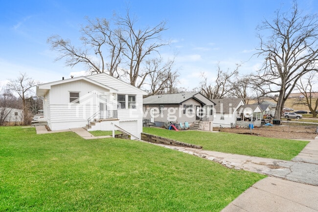 4711 Nebraska Ave in Omaha, NE - Building Photo - Building Photo