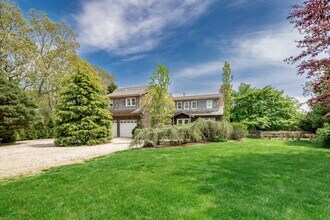 869 Head of Pond Rd in Water Mill, NY - Building Photo - Building Photo