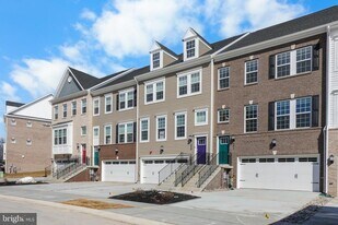 1727 Water Xing Rd in Pikesville, MD - Building Photo