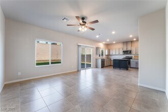 7865 Rachelis St in North Las Vegas, NV - Building Photo - Building Photo