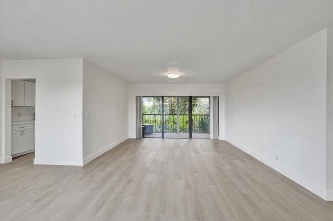 1040 Homewood Blvd in Delray Beach, FL - Building Photo - Building Photo