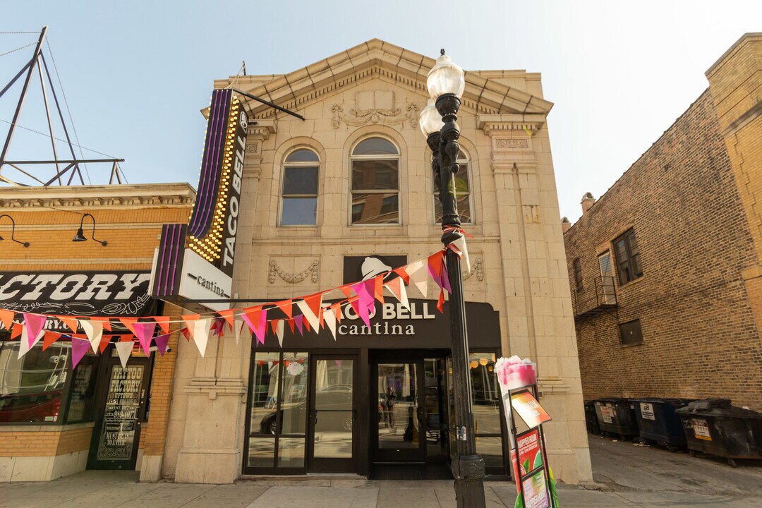 4437 N Broadway St in Chicago, IL - Foto de edificio