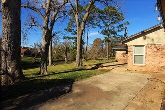 113 Old Angleton Rd in Lake Jackson, TX - Building Photo - Building Photo