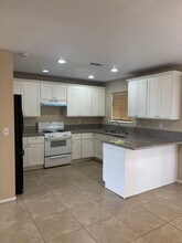 22393 Little Beaver Rd in Apple Valley, CA - Building Photo - Building Photo