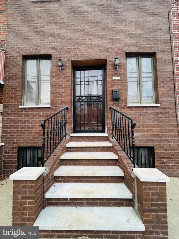 property at 1507 W Shunk St