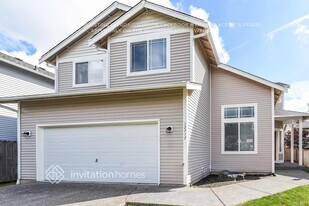 12717 117th Ave E in Puyallup, WA - Building Photo