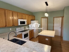1875 Wildflower Ct in St. Paul, MN - Building Photo - Building Photo