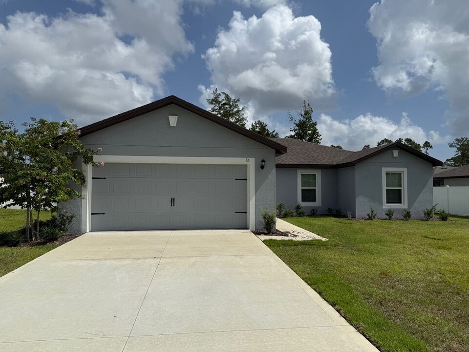 15 Rivera Ln in Palm Coast, FL - Foto de edificio
