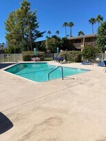 77835 California Dr in Palm Desert, CA - Building Photo