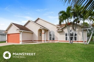 1721 SW Whipple Ave in Port St. Lucie, FL - Building Photo