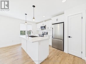 1085 Sutton St in Kincardine, ON - Building Photo - Building Photo