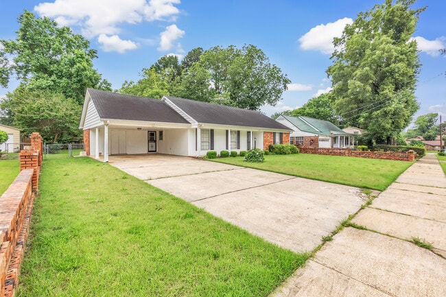 5427 Shirlington Ave in Memphis, TN - Building Photo - Building Photo