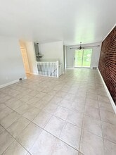 705 De Haviland Dr in Pittsburgh, PA - Building Photo - Building Photo
