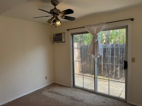 11575 Blix St, Unit Private Guest House in North Hollywood, CA - Building Photo - Building Photo