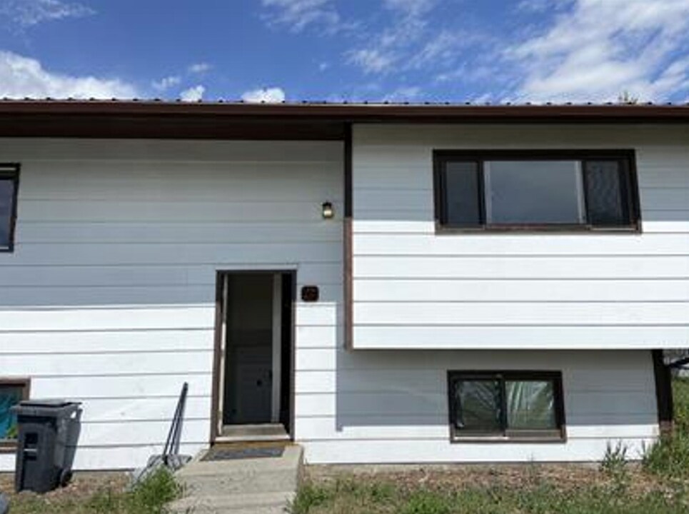 207 W Rosebud Ave in Belgrade, MT - Building Photo
