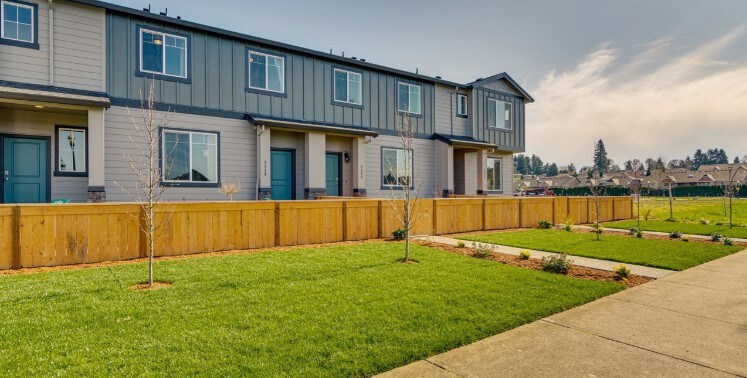 2112 NE 4 Seasons Ln in Vancouver, WA - Building Photo