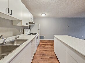 1337-1313 13 Ave SW in Calgary, AB - Building Photo - Building Photo