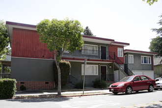 3131 King St in Berkeley, CA - Foto de edificio - Building Photo