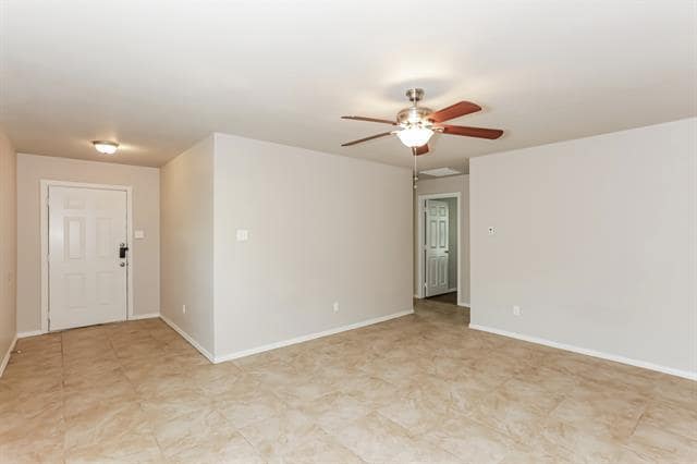 706 Lloyd St in Wilmer, TX - Building Photo - Building Photo