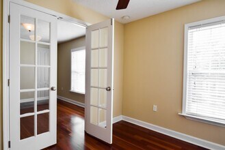 2047 Dixie Belle Dr in Orlando, FL - Building Photo - Building Photo