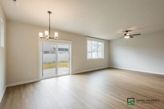 233 W Broyhill St in Meridian, ID - Building Photo - Building Photo