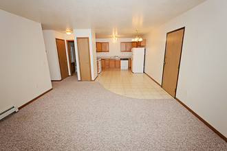 Terrace Pointe in Minot, ND - Building Photo - Building Photo