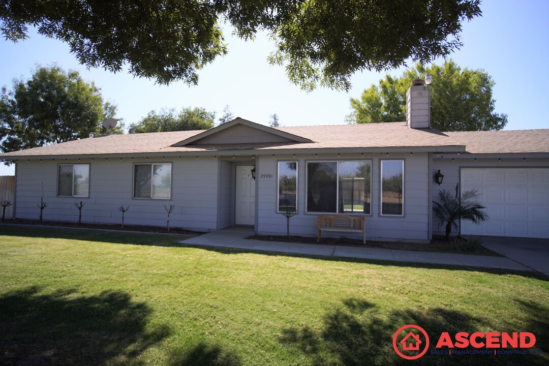 29991 Riverside St in Shafter, CA - Foto de edificio