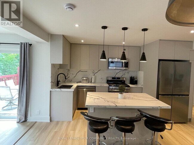 80 Trayborn Dr in Richmond Hill, ON - Building Photo - Building Photo