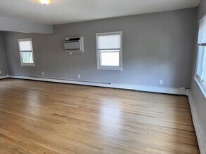 7 Green St in Hastings On Hudson, NY - Building Photo - Building Photo