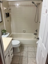2948 S Semoran Blvd, Unit UNIT 1202 in Orlando, FL - Foto de edificio - Building Photo