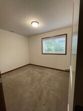 4522 Aldrich Ave N, Unit B in Minneapolis, MN - Foto de edificio - Building Photo