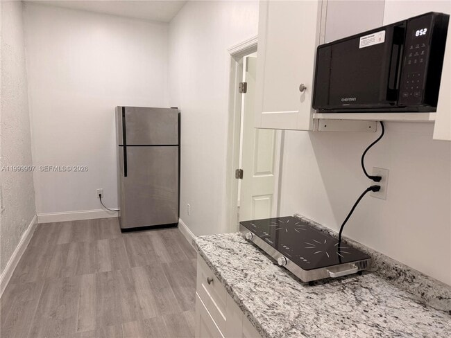 2804 NW 7th Ct in Fort Lauderdale, FL - Building Photo - Building Photo