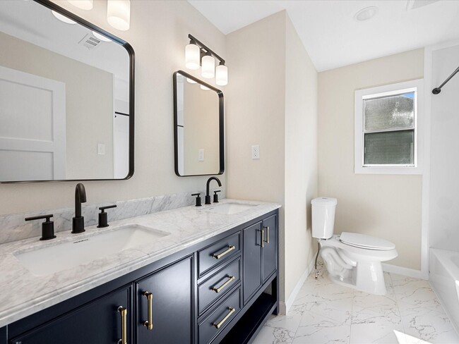 property at 208 N 7th St