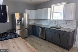 232 W 4th Ave in Conshohocken, PA - Building Photo - Building Photo