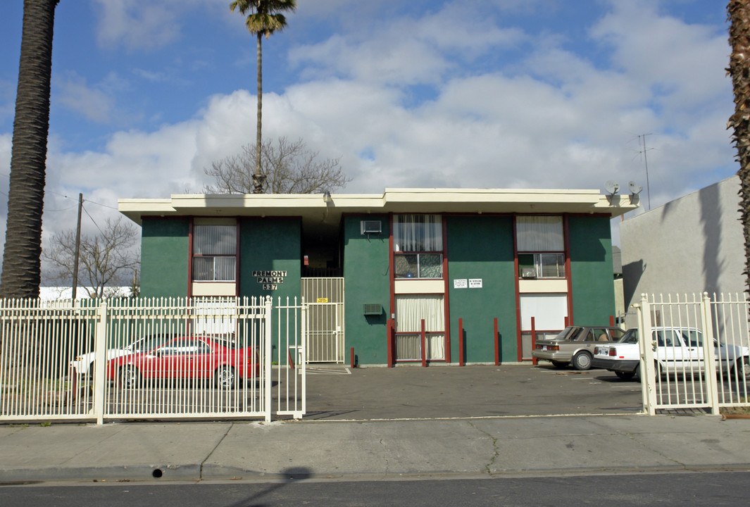 Fremont Palms in Stockton, CA - Building Photo