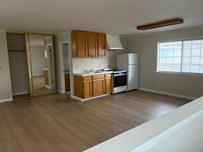 712 Madison Ave in Redwood City, CA - Building Photo - Building Photo