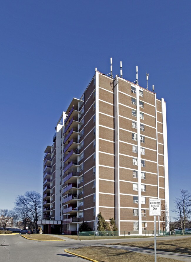 Martingrove Square South in Toronto, ON - Building Photo - Building Photo