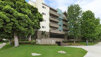 Exterior - Park West Apartments in Los Angeles, California