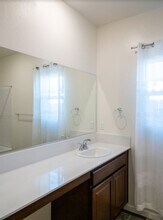 4264 Lasalle Dr in Merced, CA - Foto de edificio - Building Photo