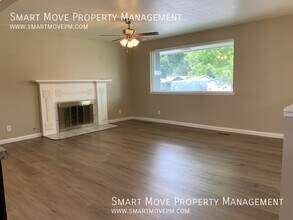 8800 Craydon Dr in Boise, ID - Building Photo - Building Photo