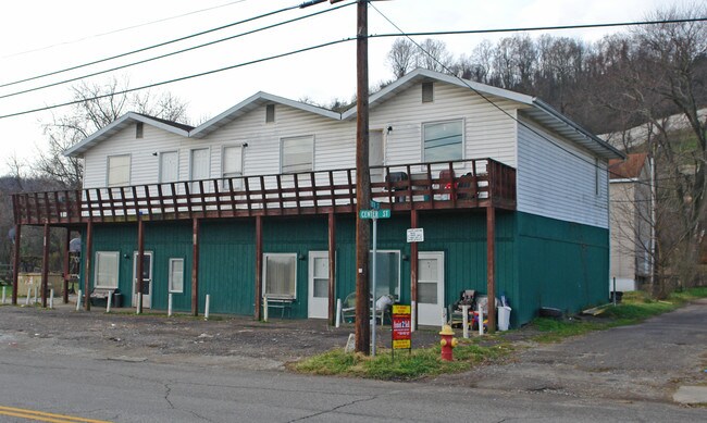 1900 Center St in Catlettsburg, KY - Building Photo - Building Photo