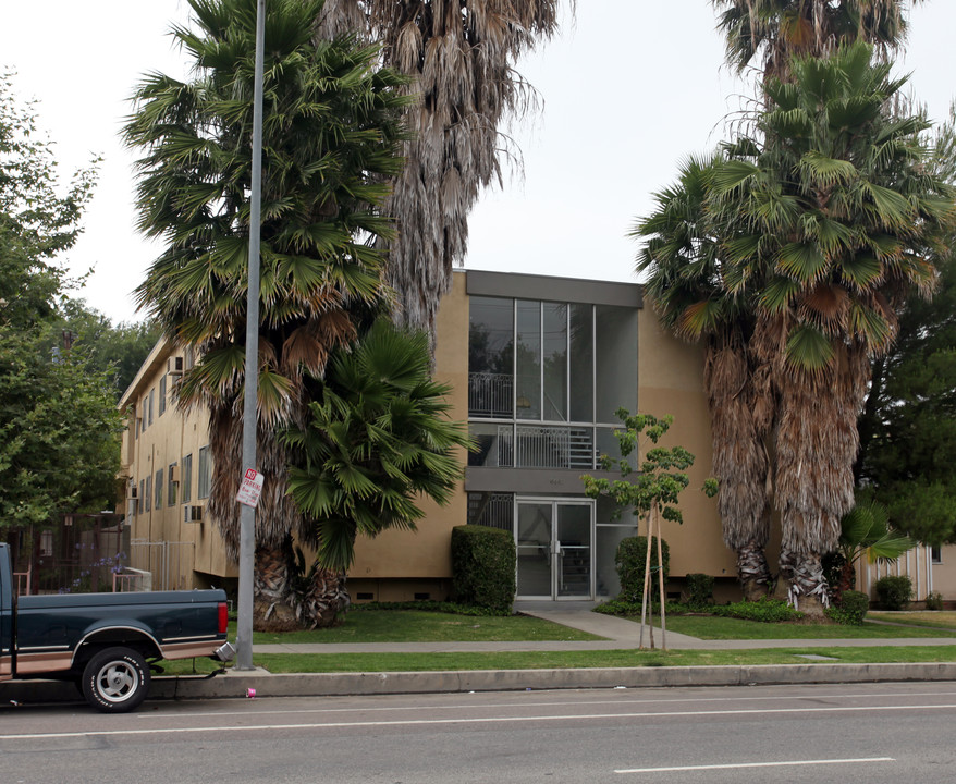 6440 Woodley Ave in Van Nuys, CA - Building Photo