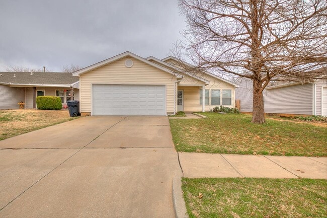 913 SW 153rd St in Oklahoma City, OK - Building Photo - Building Photo
