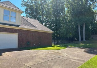 10135 Ridgewood Oak Dr in Lakeland, TN - Building Photo - Building Photo