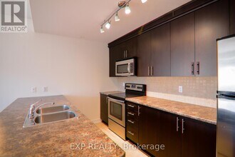 137 Harthill Way in Ottawa, ON - Building Photo - Building Photo